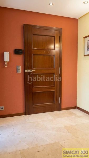 Foto b40df4d0-df1f-4812-907c-7e15de1ecbaa. Pis amb calefacció aparcament a Creu de la Mà Figueres