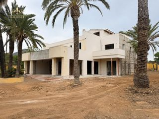 Chalet  Carretera la nucia. Exclusiva villa mediterránea con gran potencial de inversión en