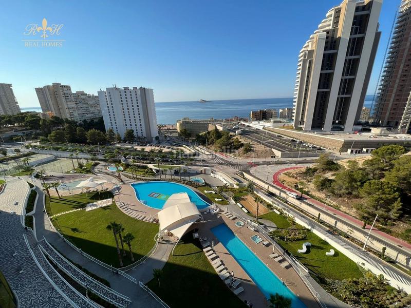 Foto 9fc41464-283b-4075-9818-1a477b89f7b5. Lloguer pis amb aparcament piscina a Playa Poniente Benidorm