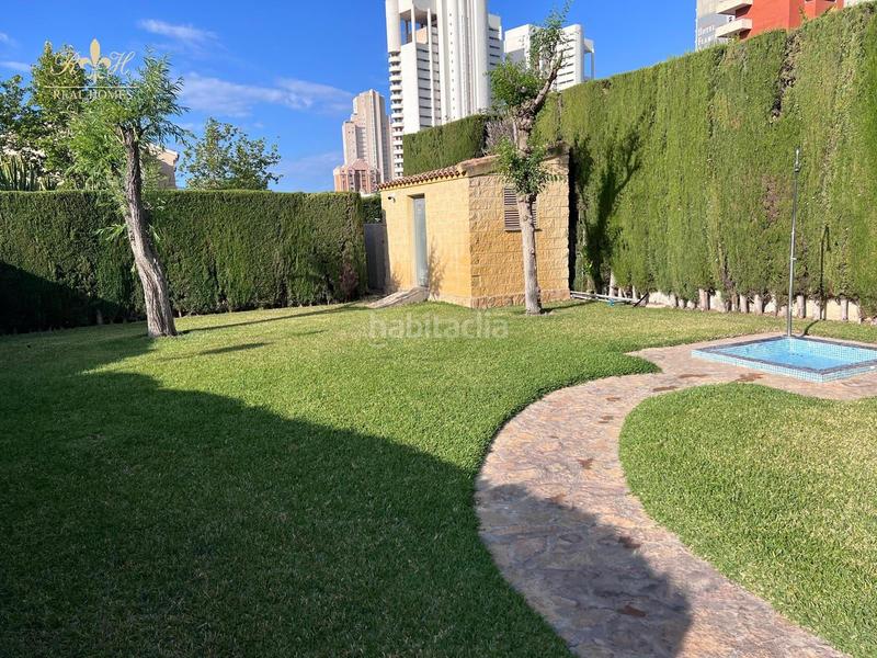 Foto 231d922b-5e44-4202-b034-fd0e52deabe4. Semi detached house with parking pool in Sierra Helada Benidorm