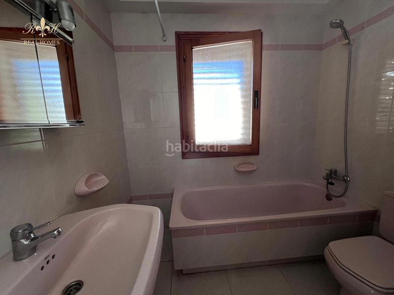 Foto 4cc58c57-fd81-4bd4-86fc-9166f057f7d0. Semi detached house with parking pool in Sierra Helada Benidorm