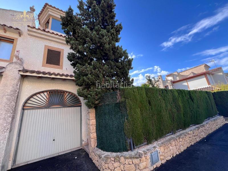 Foto 78077b7a-1efa-485d-b217-e9144fdb154c. Semi detached house with parking pool in Sierra Helada Benidorm