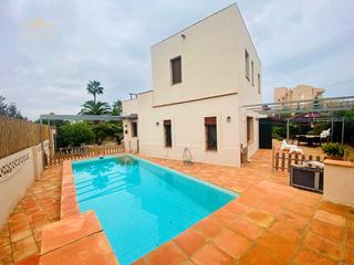 Location Chalet  Camino viejo de altea. Precioso chalet en alquiler en el centro del albir