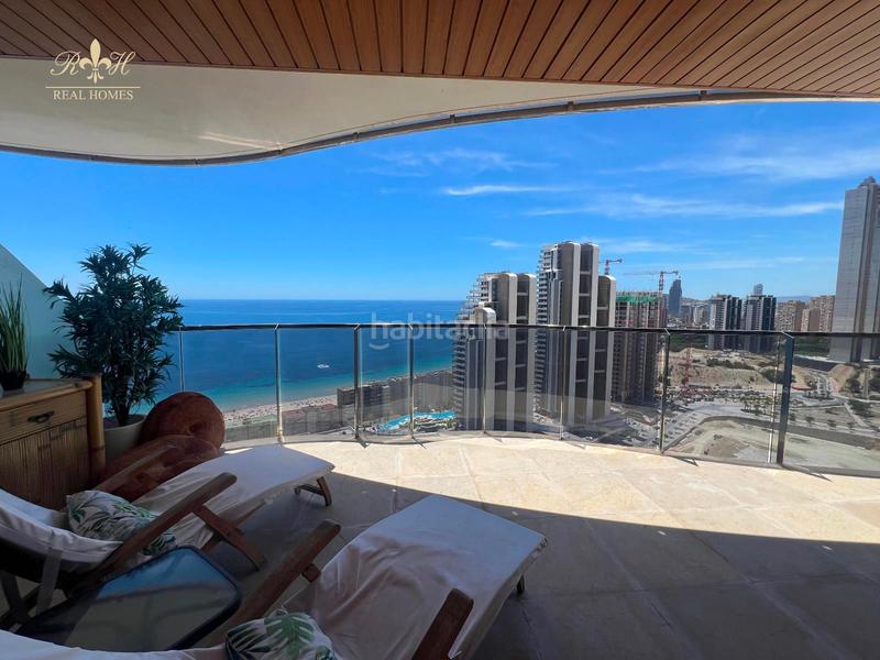 Foto 1755fe42-8a70-4371-b417-e454d58e1cc9. Attico con riscaldamento parcheggio piscina in Playa Poniente Benidorm