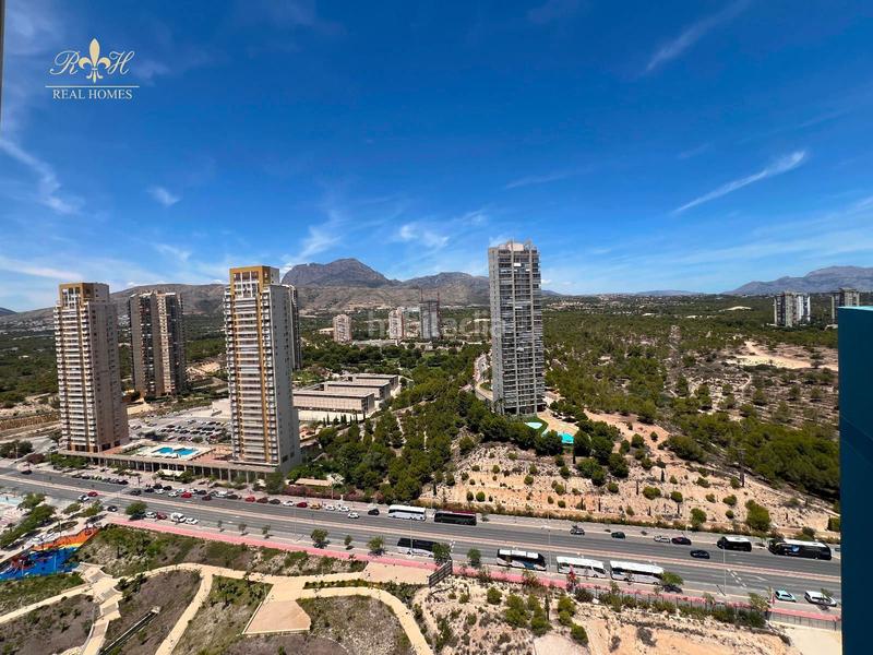 Foto 3bcc2bd2-a013-4b4a-8f30-7cf73f254c0b. Attico con riscaldamento parcheggio piscina in Playa Poniente Benidorm