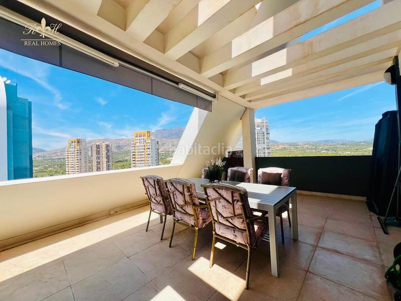 Foto 5ab5e714-2712-437a-bb9f-65a416c79e98. Attico con riscaldamento parcheggio piscina in Playa Poniente Benidorm