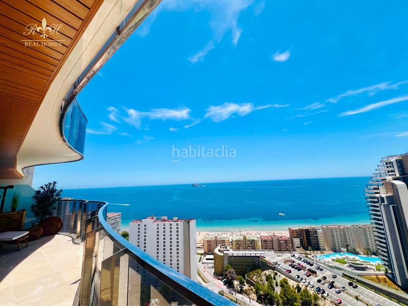 Foto 6fc0a6b2-d41a-48fb-9fb4-b5c11e403590. Attico con riscaldamento parcheggio piscina in Playa Poniente Benidorm