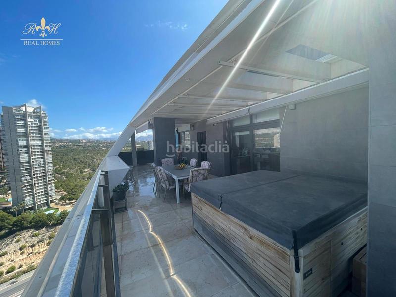 Foto a60b227a-1204-4913-abcc-88a115ff2677. Attico con riscaldamento parcheggio piscina in Playa Poniente Benidorm
