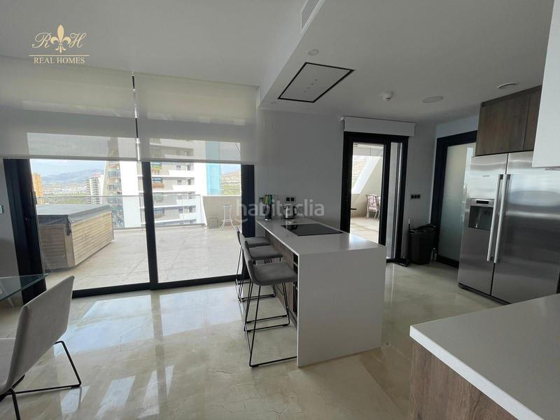 Foto a9d23255-1a01-485a-8a79-cc9d23ac7605. Attico con riscaldamento parcheggio piscina in Playa Poniente Benidorm