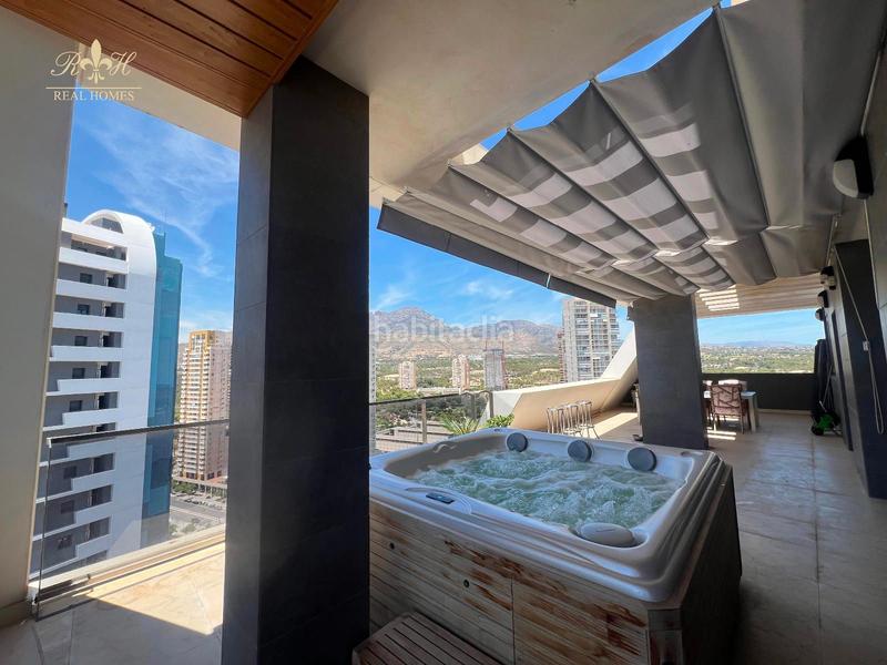 Foto b37d236d-d0b3-4cba-acd9-3cc489b44440. Attico con riscaldamento parcheggio piscina in Playa Poniente Benidorm