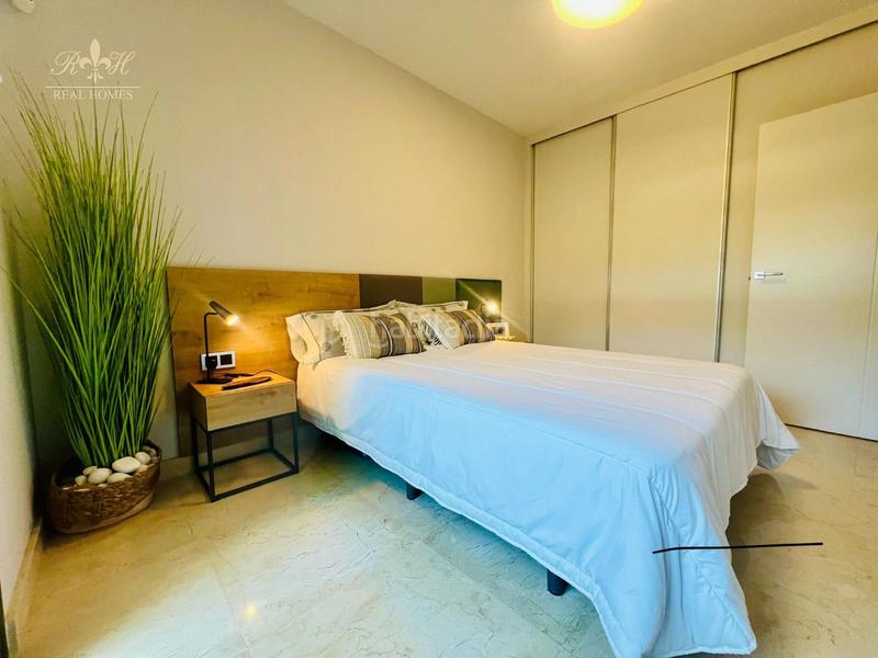 Foto ce5608bd-16b9-4640-9565-840bc81124a1. Attico con riscaldamento parcheggio piscina in Playa Poniente Benidorm