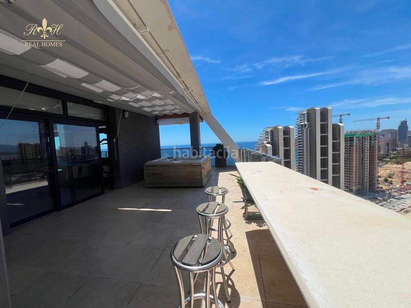 Foto df55dc4f-c87e-4d20-8105-731a82b8c356. Attico con riscaldamento parcheggio piscina in Playa Poniente Benidorm