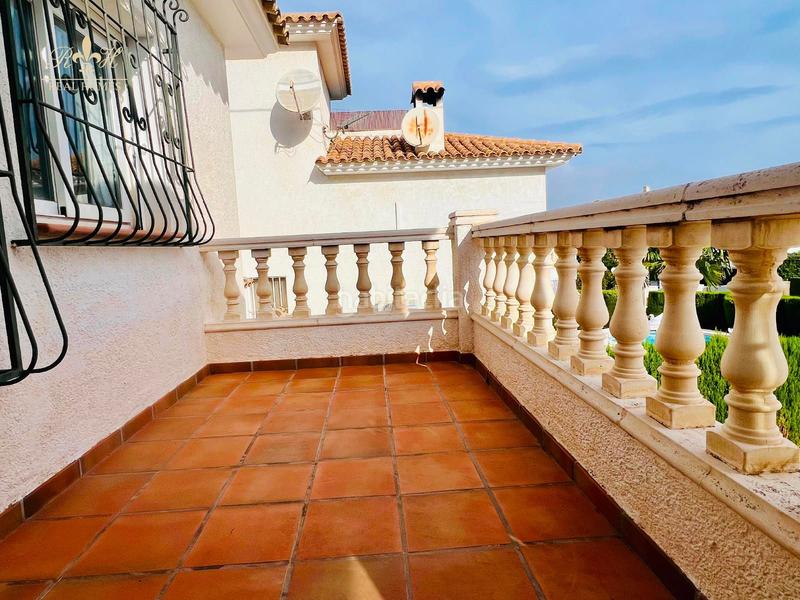 Foto 654daee9-5208-4dc5-9f05-649fd34f3393. Chalet con riscaldamento parcheggio piscina in L´Albir Alfàs del Pi (l´)