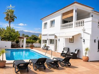 Semi detached house  Saturno. Espectacular adosado con piscina privada, cocina de verano y vis