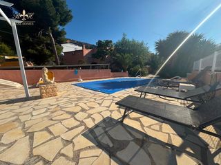 Chalet  Pinsa. Encantador chalet en una sola planta con vistas panor�micas en e