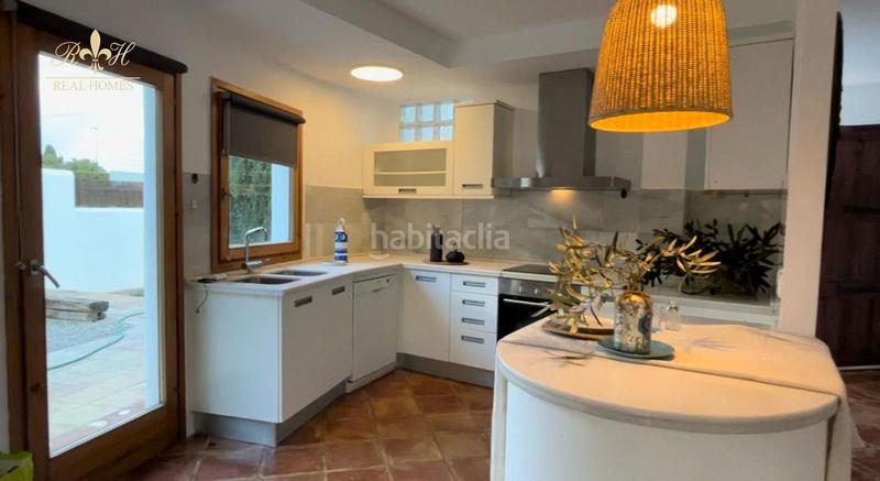 Foto fd7f3dbe-2f9f-486c-b18c-6d79897860ca. Location chalet avec piscine dans Escandinavia-Cautivador Alfàs del Pi (l´)