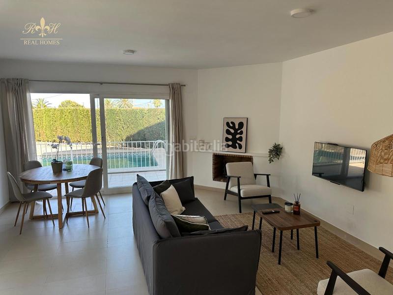 Foto 7a9fc77a-bbfc-4ba1-86fd-921bb485179a. Lloguer casa adossada amb aparcament piscina a Escandinavia-Cautivador Alfàs del Pi (l´)