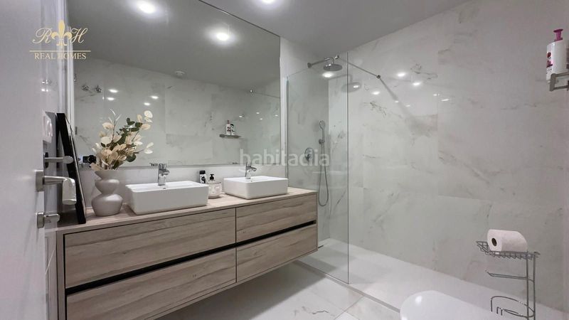 Foto 0673cda2-fdd2-4ce0-a10e-8dcc415efa82. Pis amb calefacció aparcament piscina a Playa Poniente Benidorm