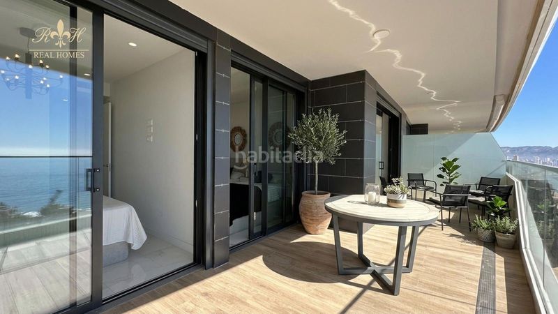 Foto 34e4405b-cb19-40cc-b921-3322696f79b9. Pis amb calefacció aparcament piscina a Playa Poniente Benidorm