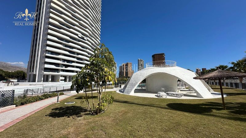 Foto 95338a80-1d8c-4df6-b0dd-ce1f3b8f7000. Pis amb calefacció aparcament piscina a Playa Poniente Benidorm
