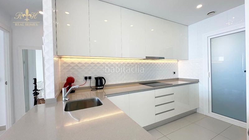 Foto 01b64531-b51a-468a-8fe0-1ddb7ee59f34. Pis amb calefacció aparcament piscina a Playa Poniente Benidorm