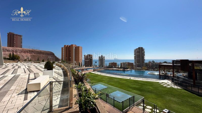 Foto 5662420b-6638-442b-a526-a9dc0567518b. Pis amb calefacció aparcament piscina a Playa Poniente Benidorm