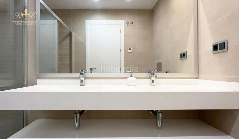 Foto 8d250df1-1995-4938-bc55-4286dbfffae5. Pis amb calefacció aparcament piscina a Playa Poniente Benidorm