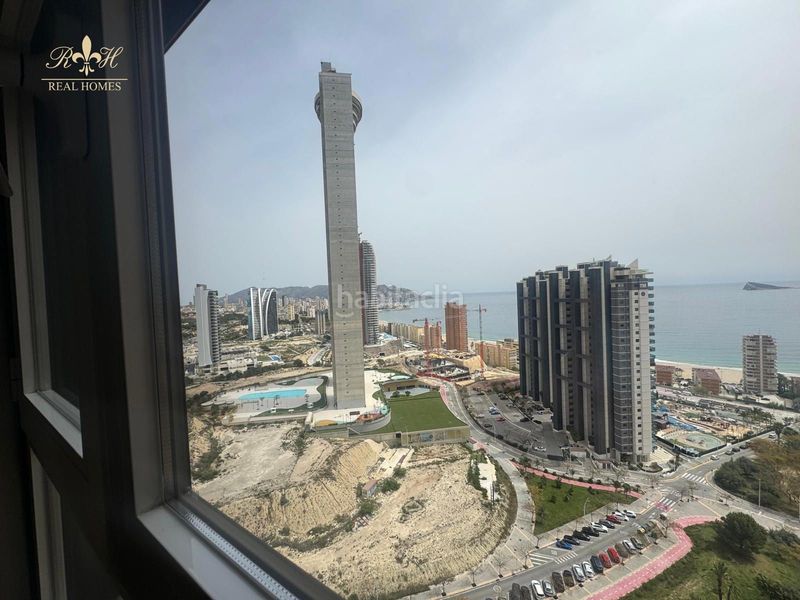 Foto b3eec840-e0bb-47a1-8cb4-a5e12e2ceccf. Pis amb piscina a Playa Poniente Benidorm