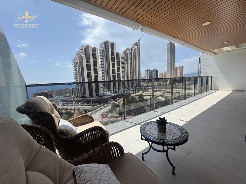 Foto 7cb6fc8d-5b91-441d-a3bd-fb6324397a75. Pis amb piscina a Playa Poniente Benidorm