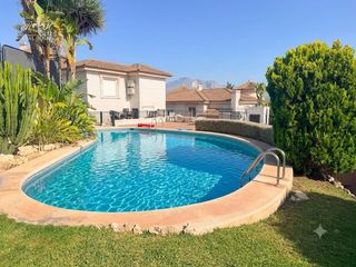 Casa adossada  Otari. Villa adosada completamente renovada en 2024 en una de las mejor