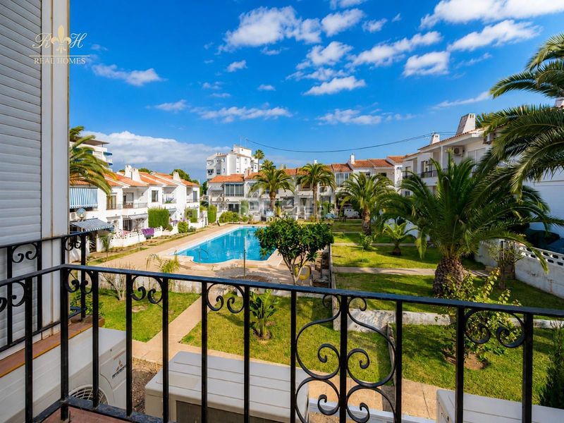 Foto 5b9bb202-a9fc-4ce4-814b-cc93340829e1. Reihenhaus mit parking pool in L´Albir Alfàs del Pi (l´)