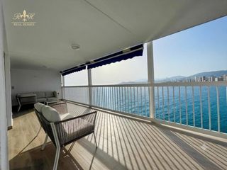 Pis  Manuel catalan chana. Exclusivo apartamento con vistas infinitas a la playa de levante