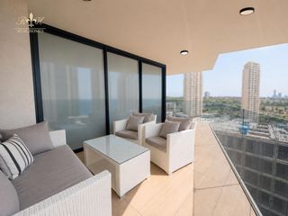 Etagenwohnung  Moralet. Piso de lujo con vistas al mar y al skyline de benidorm