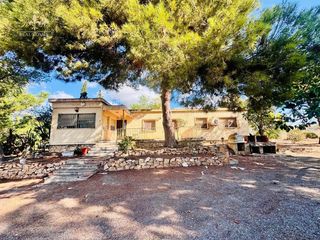 Chalet  El planet. Chalet independiente de una sola planta para reformar en benidor