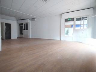 Lloguer Local Comercial a El Carmen. Local comercial en alquiler en bº del carmen