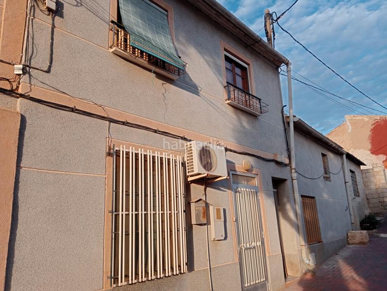 Foto ebab3026-efe0-497c-94e0-6694c3631a00. Casa amb xemeneia a Monteagudo Murcia