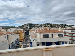 Penthouse in Llandells