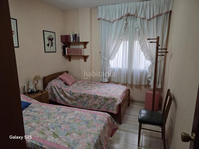 Foto 27c93a68-091c-4490-b92d-8112c9cea7bc. Piso  muy amplio cerca del mercadona del centro. incluye salón, cocina, 4 dormitorios, 2 baños, terraza, lavadero y parking en Benicarló