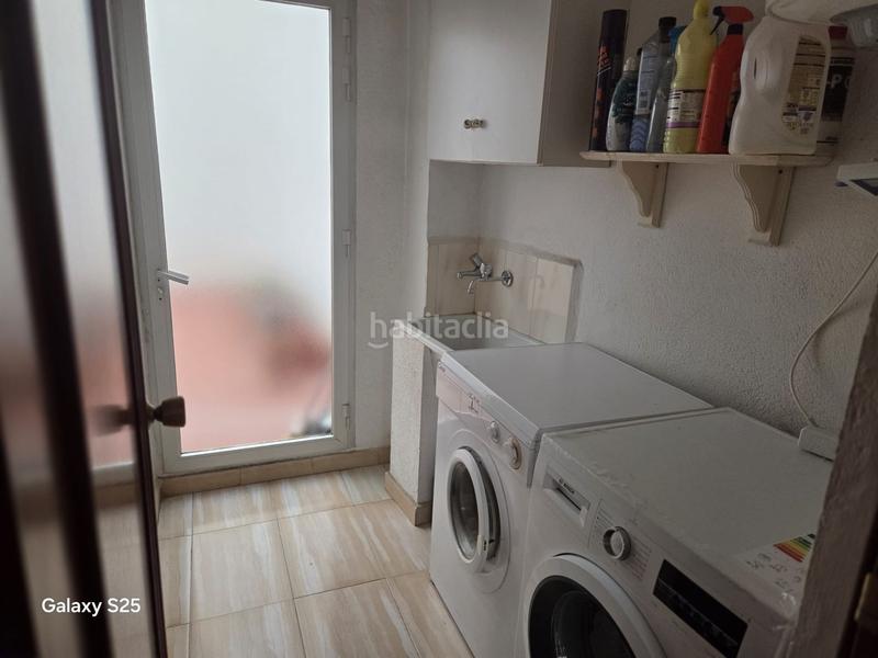 Foto f9afc369-3454-4043-8a50-000528e2b31e. Piso  muy amplio cerca del mercadona del centro. incluye salón, cocina, 4 dormitorios, 2 baños, terraza, lavadero y parking en Benicarló