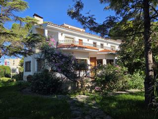 Casa a Pueblo. Chalet unifamiliar dentro del pueblo