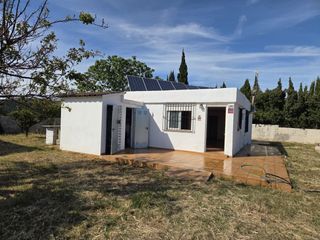 Masía en Pueblo. Casa de campo con piscina y parcela