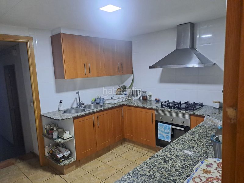 Foto ce85cebb-bf6a-4bfa-888f-a03e46dab3cf. Casa amb piscina a Cálig