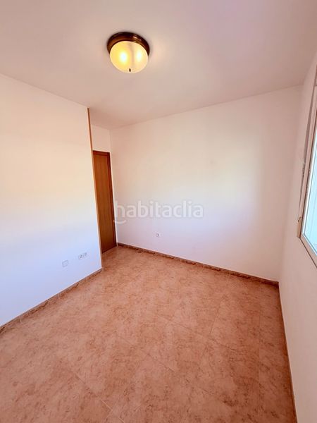 Foto 7c1f4e87-88cc-4072-bdb2-d0de46b7cd59. Casa adossada a Cálig