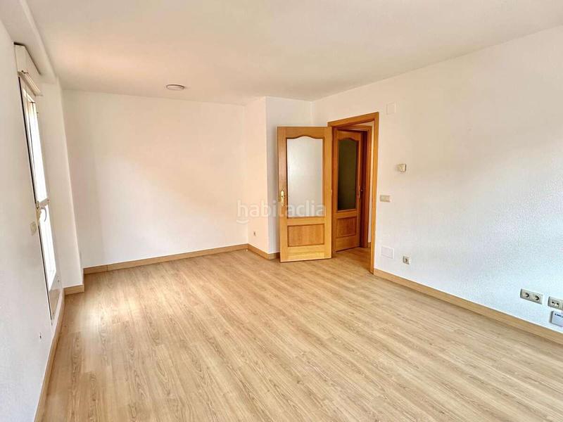 Foto 21bbd954-6735-4693-8914-2f3046cce817. Duplex avec parking piscine dans La Ermita Parla