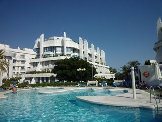 Miete Zweistöckige Wohnung in Calle ortega y gasset 43. Alquiler dúplex urb. marbella house  1 septiembre a 30 junio 202