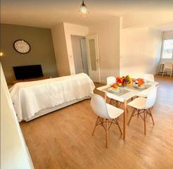 Lloguer Pis a Centro-Calzada-Cabo Noval. Piso tipo estudio de 35 m² amueblado y luminoso