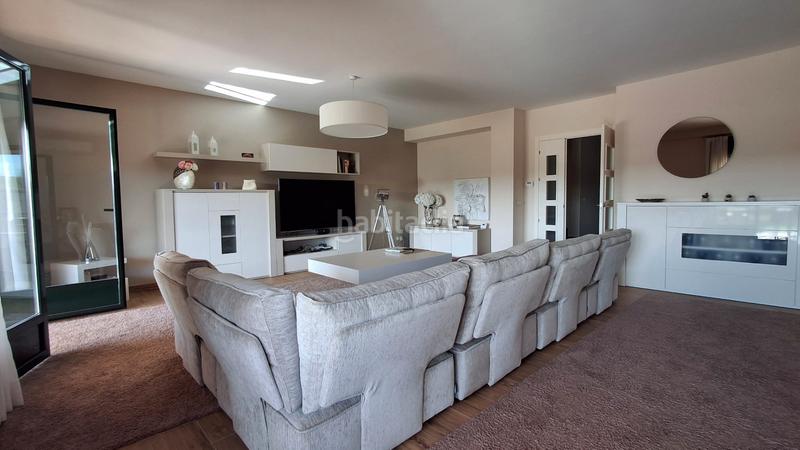 Foto 17f00ddd-f3c9-4736-af3b-be9825002896. Doppelhaus mit heizung parking pool in Quijorna