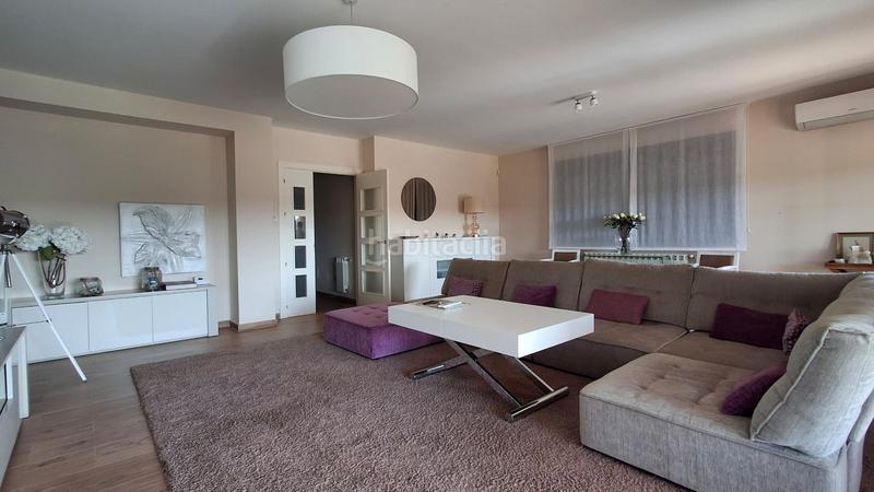 Foto 1e36f884-e0f4-491e-a292-8e204b781ad5. Doppelhaus mit heizung parking pool in Quijorna