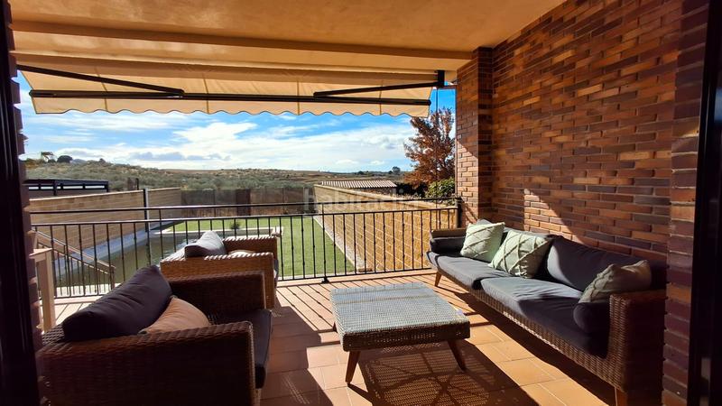 Foto 5dddb1c3-1a08-4e87-86af-b30b828b8390. Doppelhaus mit heizung parking pool in Quijorna