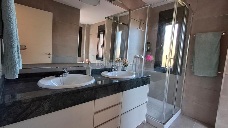 Foto d672835c-3f24-4e38-9794-5bb4da3fea42. Doppelhaus mit heizung parking pool in Quijorna